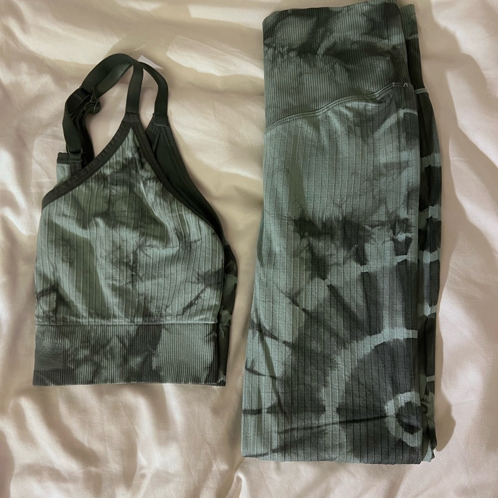 Pink Active Top And Bottom Set. Size Xs Bottoms A… - image 1